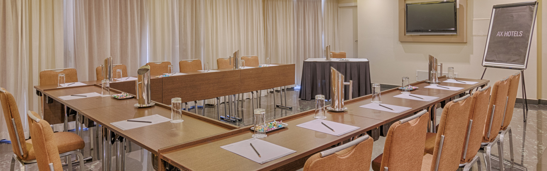 AX The Palace - Executive Lounge