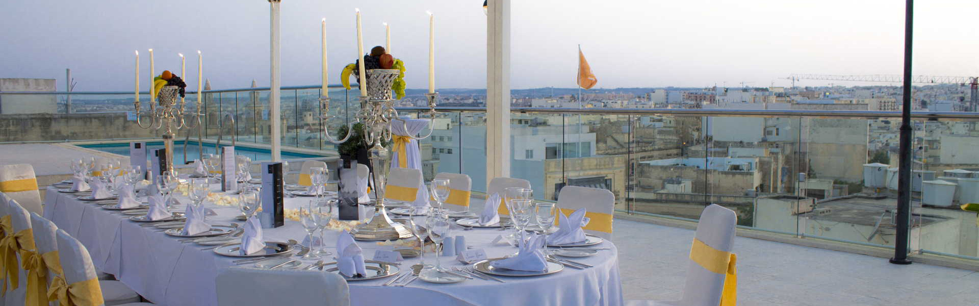 AX The Victoria Hotel - Terrazzin Pool Deck